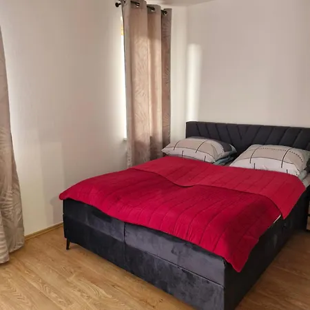 Na Starowce Apartment *